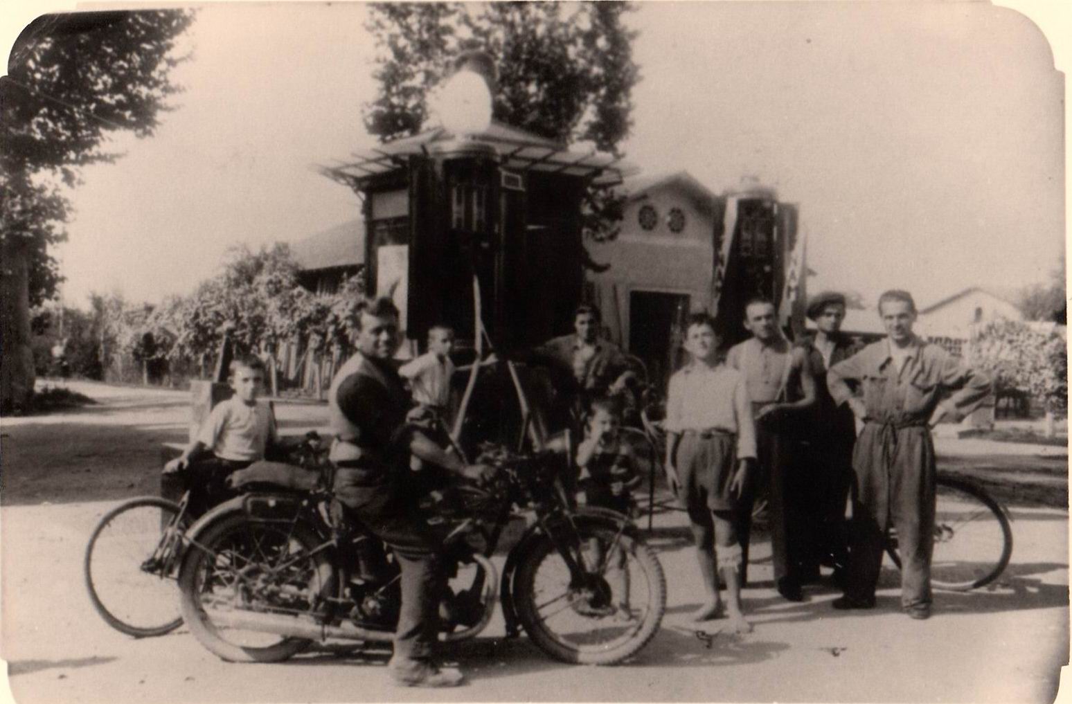 1935-ca-carpigiani-in-moto-e-bici
