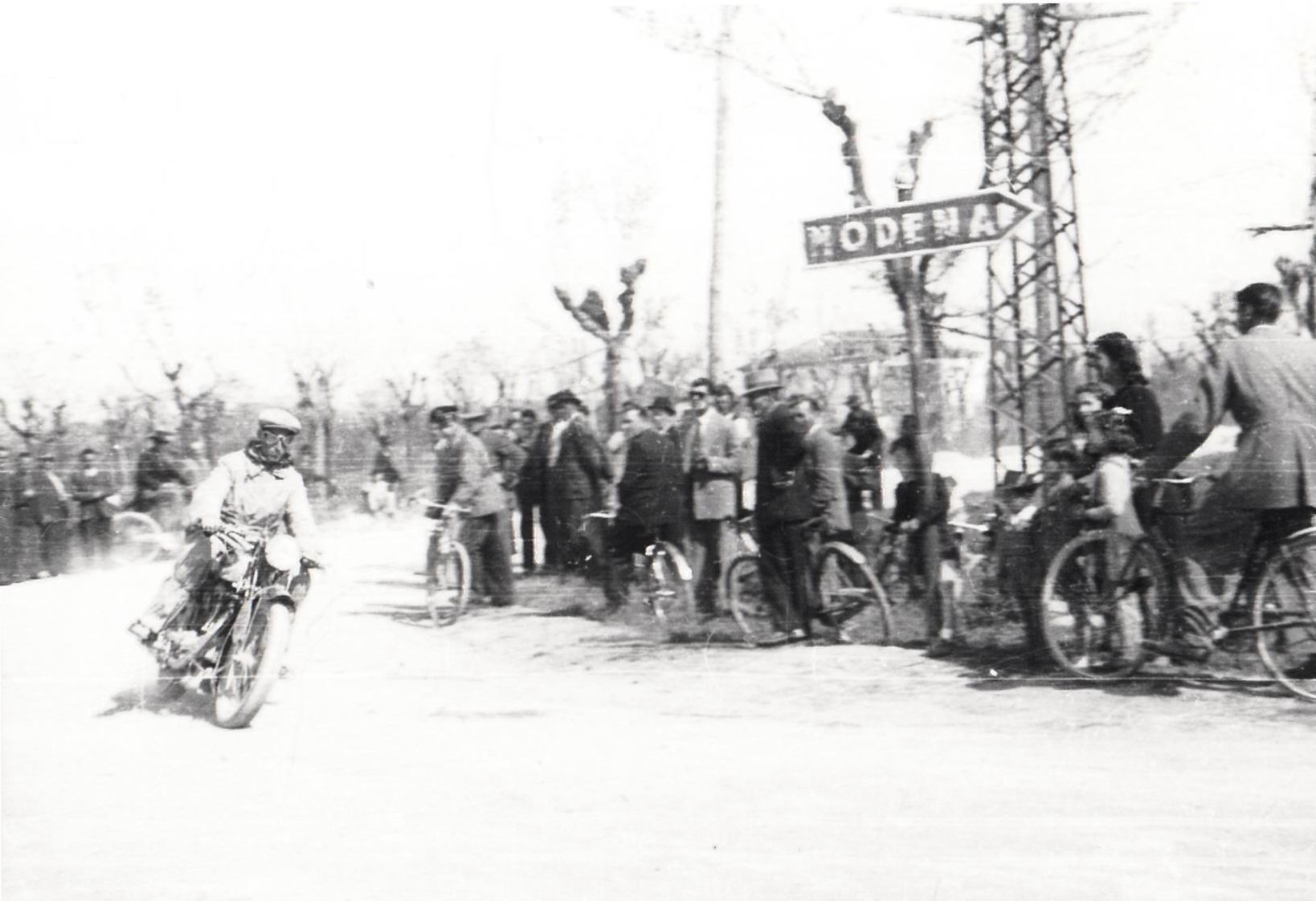 1950-ca-Competizione-moto-a-Carpi-09
