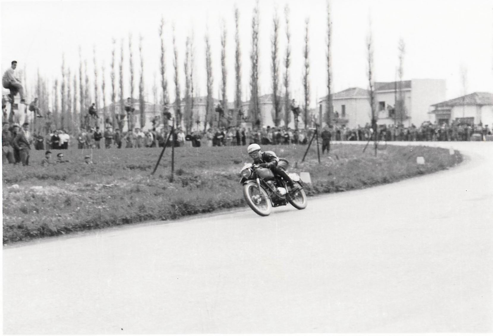 1955-ca-corsa-moto-a-carpi-03-forse-curva-di-Cattania
