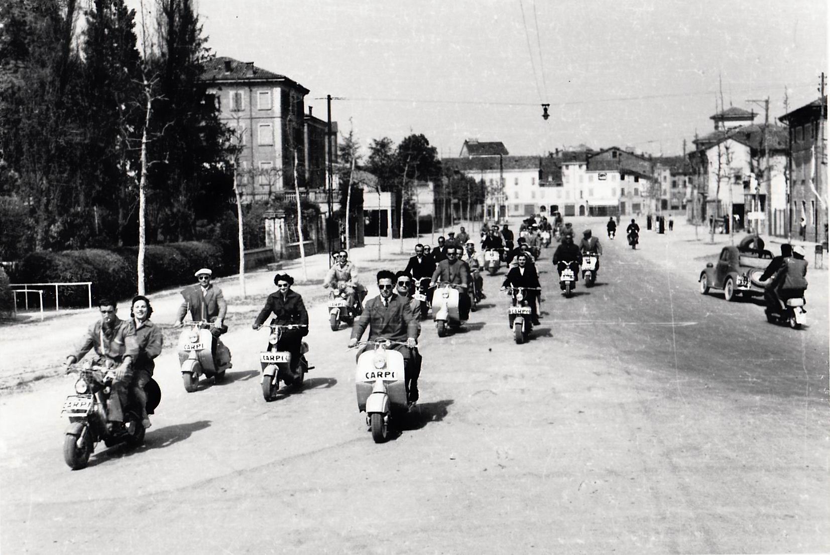 1956-lambretta-club-in-viale-cavallotti