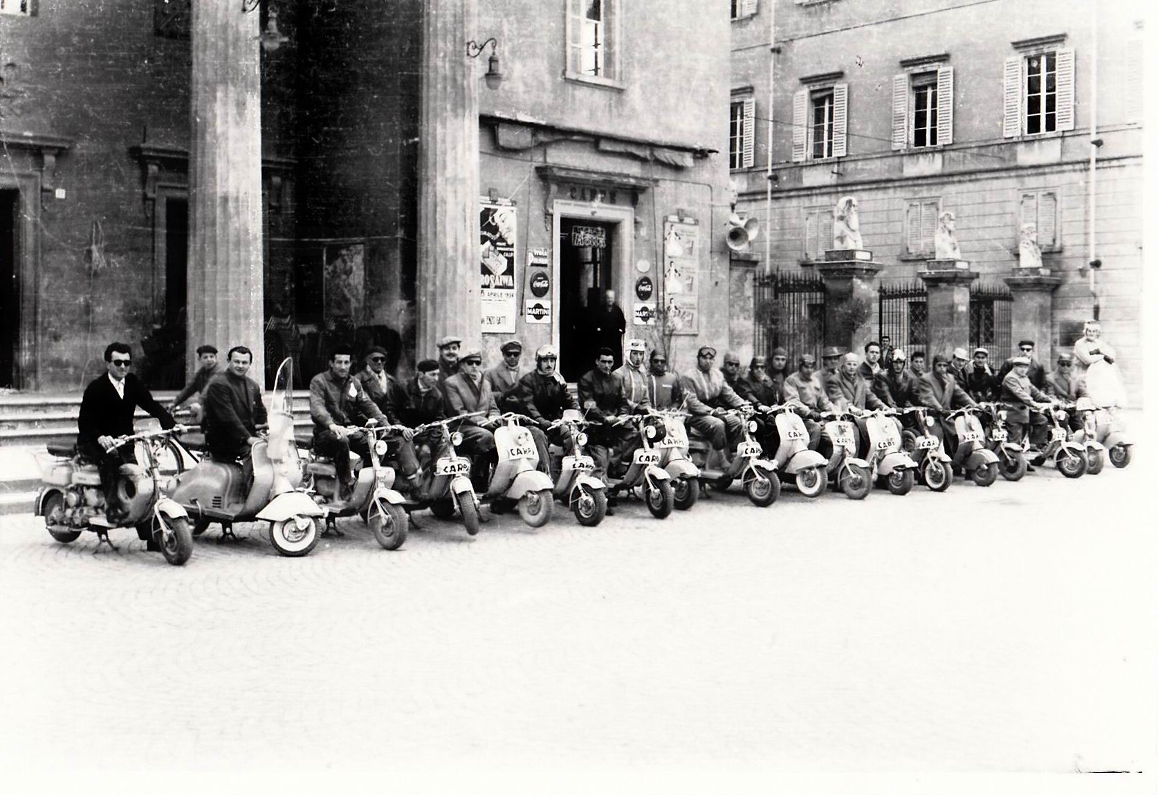1956-raduno-lambretta-piazza-01