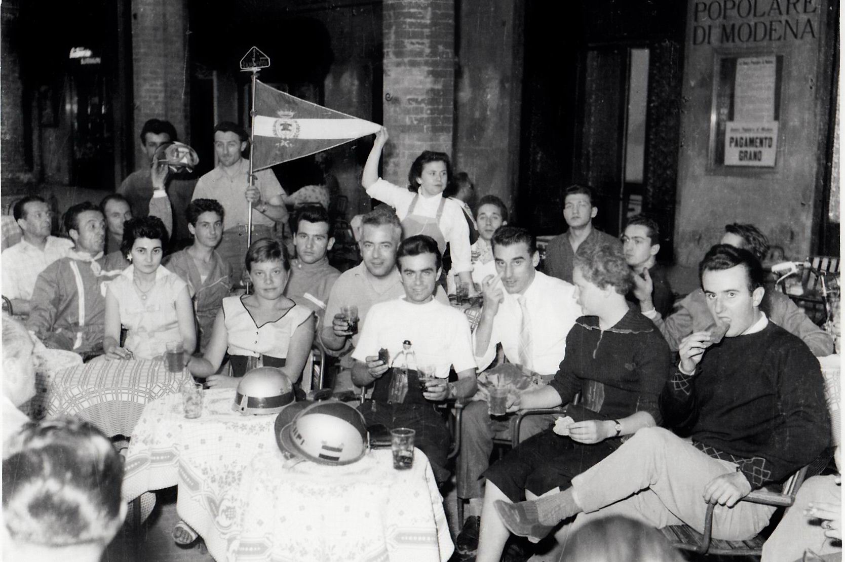 1958-ca-Bar-Roma-Lambrettiste-Cadossi-1